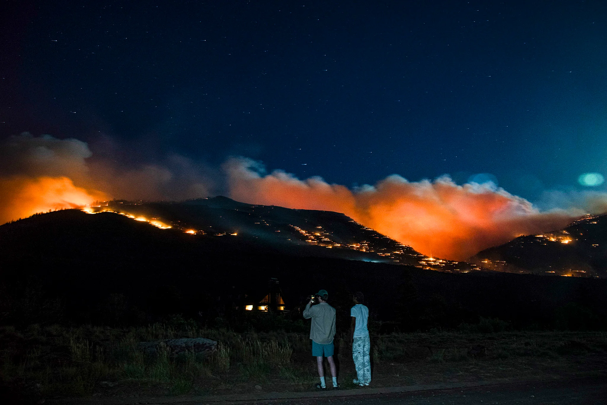 Gold Mountain fire: Firefighters face extreme conditions...
