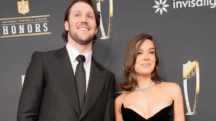 Hailee Steinfeld reveals daughter's name and shares...