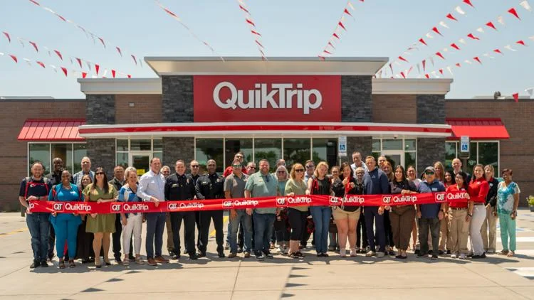 QT opens 4th Aurora location