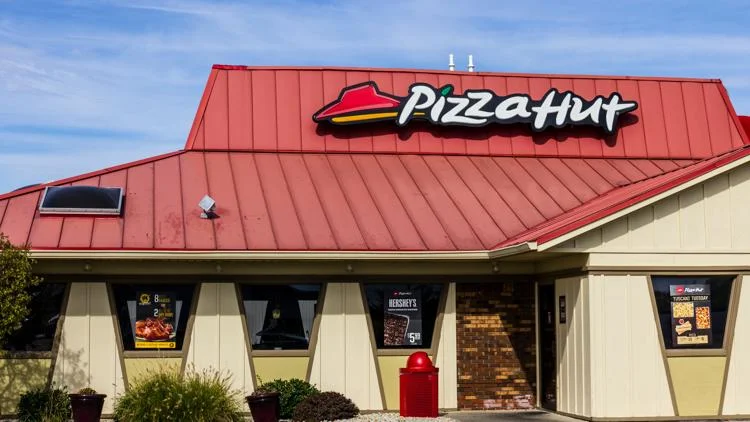 Pizza Hut bringing back the '90s at "Classic" restaurants: