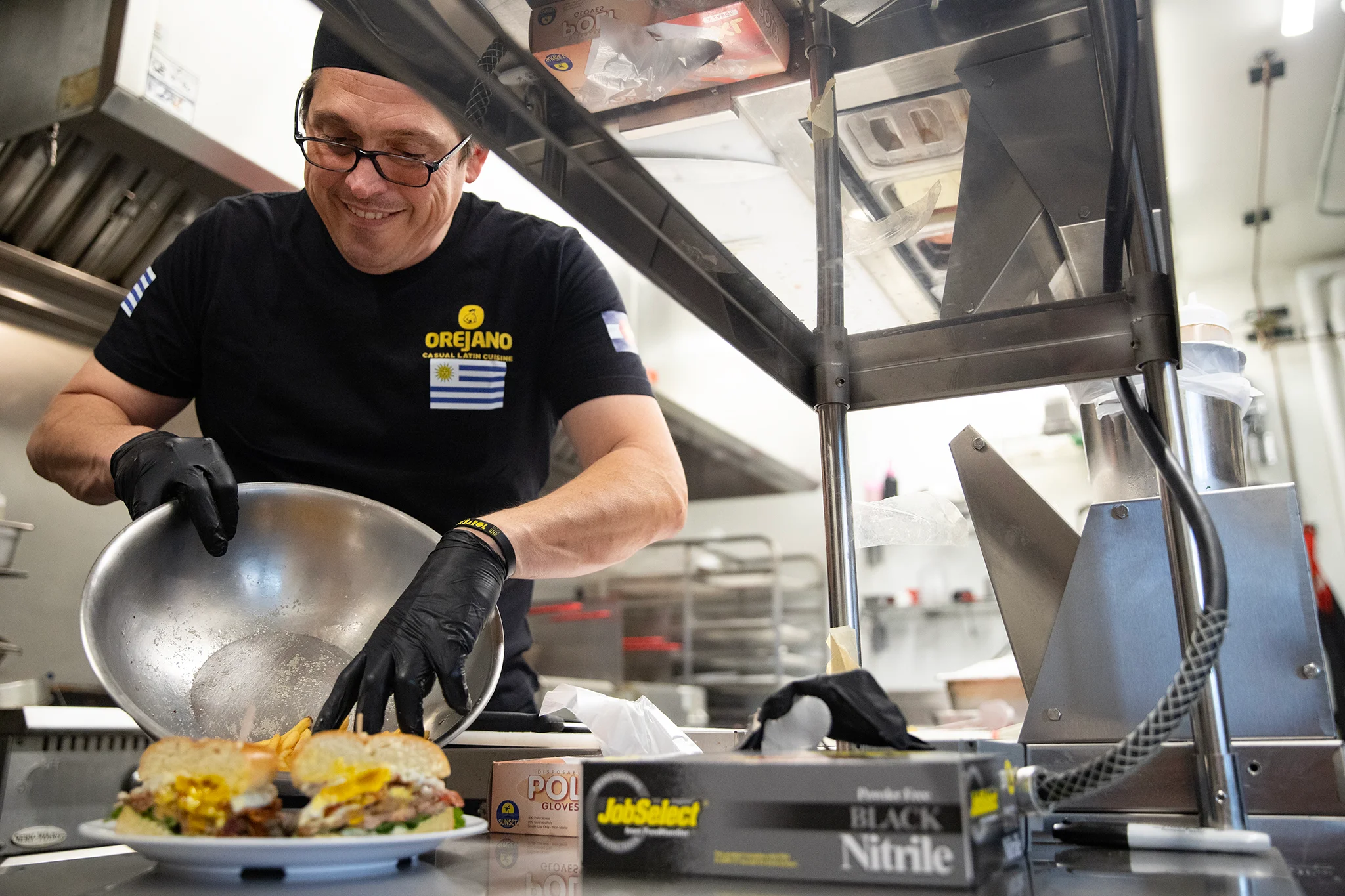 Uruguayan restaurant sizzles on Aurora’s famed South...