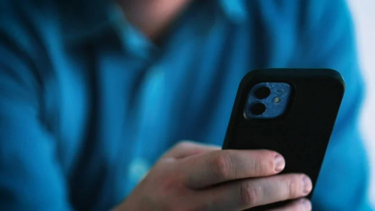 Looksmaxxing: What parents need to know about the viral...