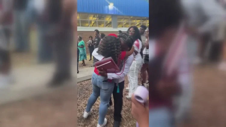 Florida teen's high school graduation milestone moment...